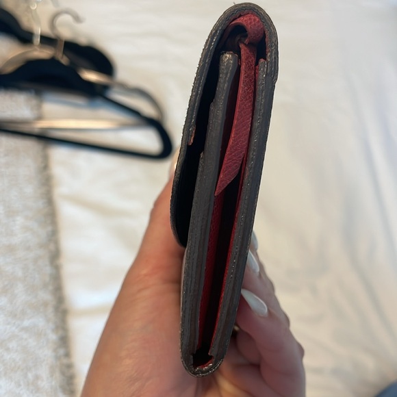 Louis Vuitton Emilie wallet in Fuchsia - Picture 9 of 12